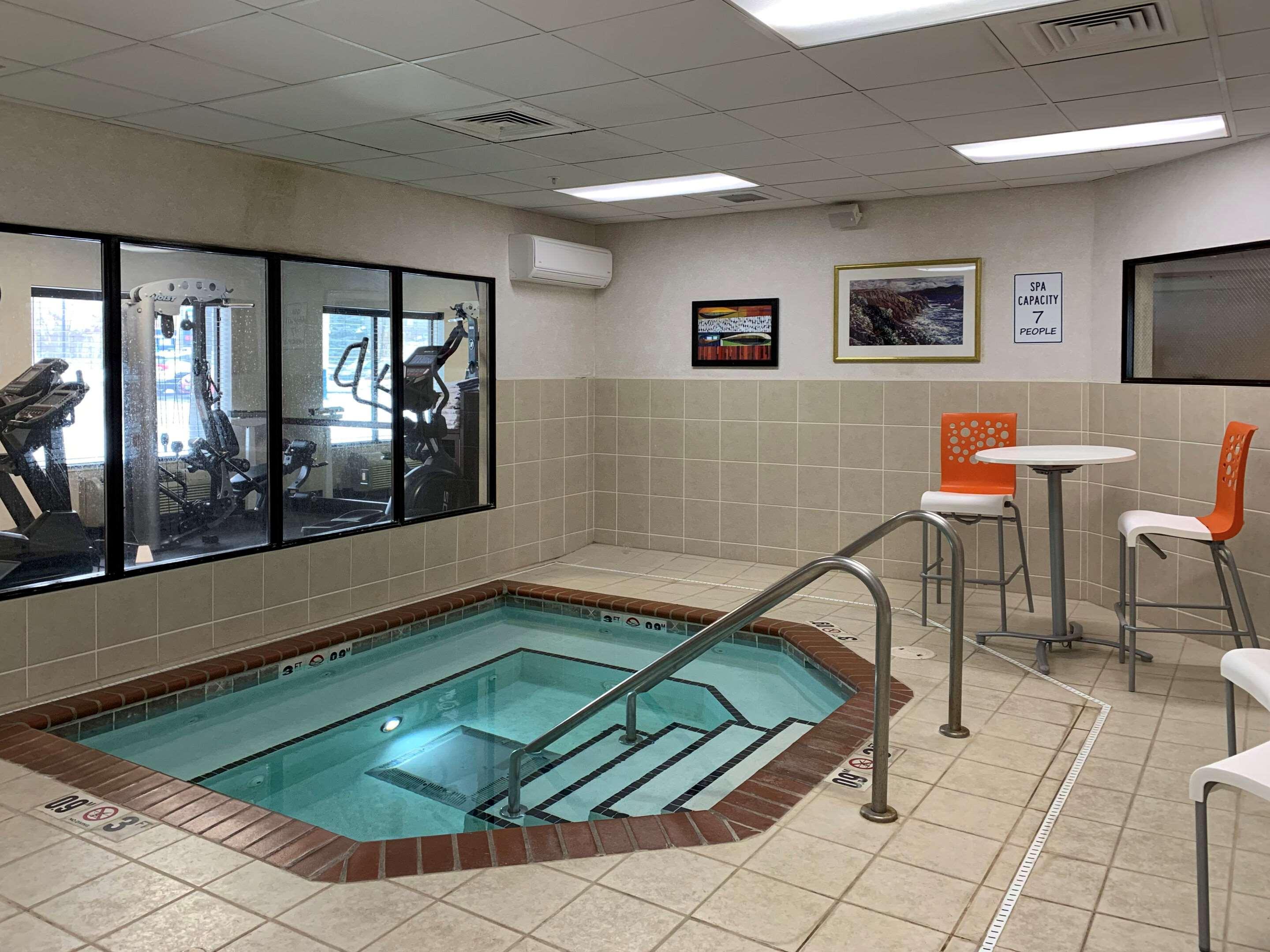 Comfort Inn Saint Paul East Oakdale Екстериор снимка